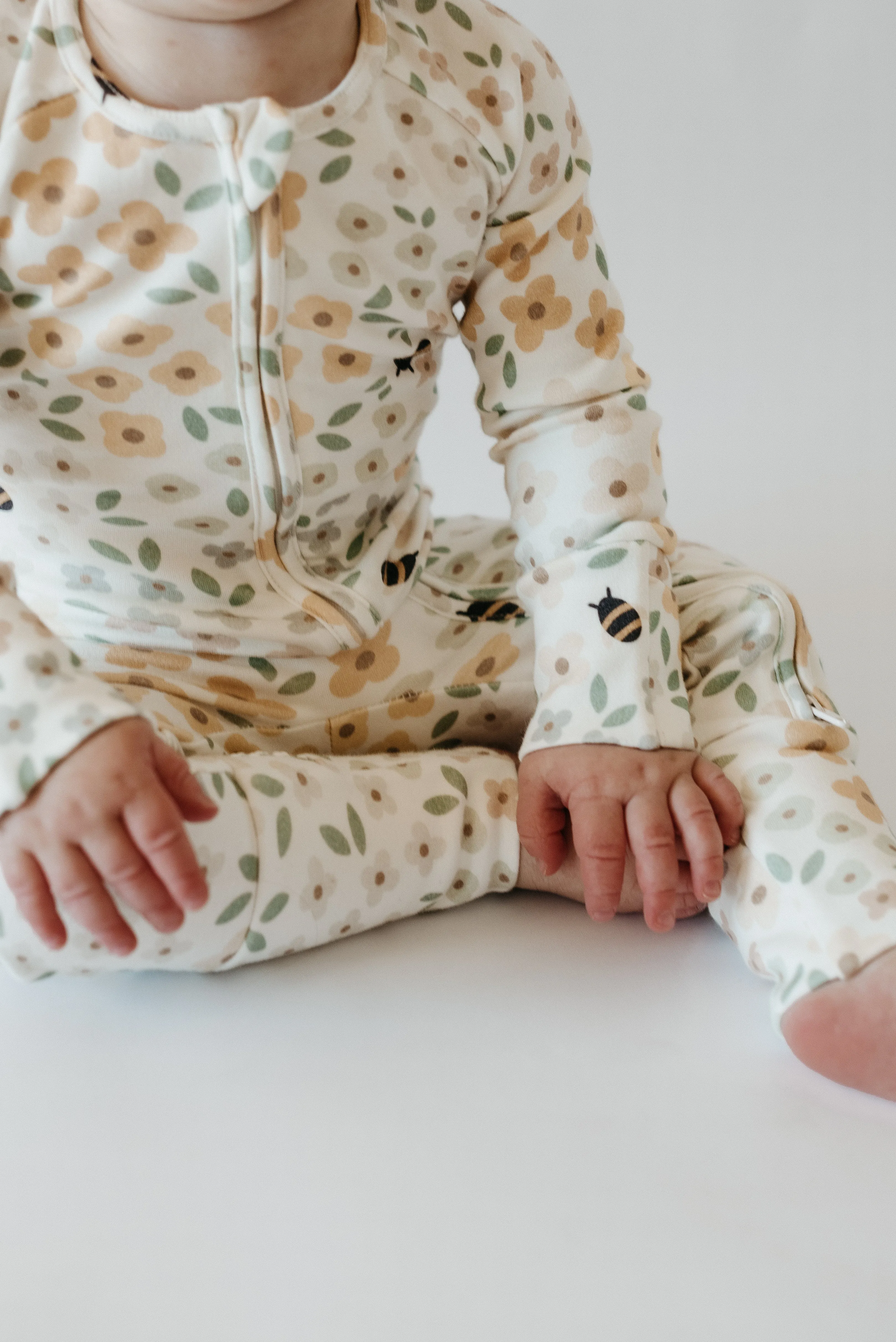 Zipper Sleeper Honey Bees